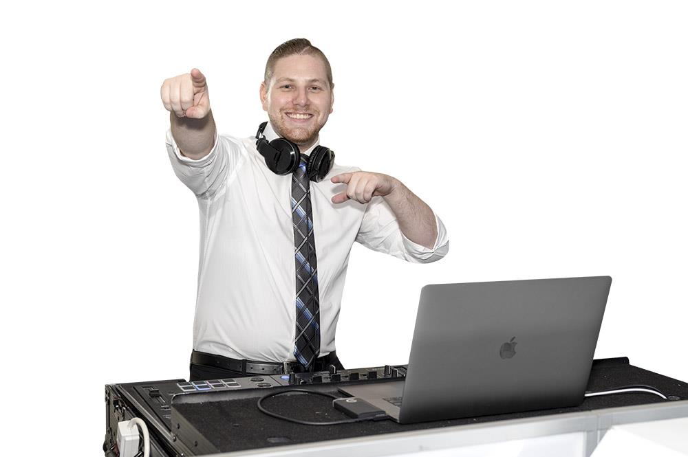 absolute-entertainment-dj-services-Cenzo